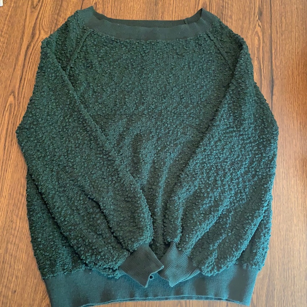 Medium, oversized sweatshirt/sweater